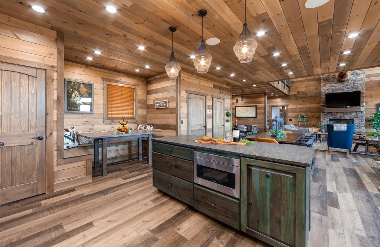 Splash Mountain Pool Hot Tub Theater Game Room Sevierville Εξωτερικό φωτογραφία